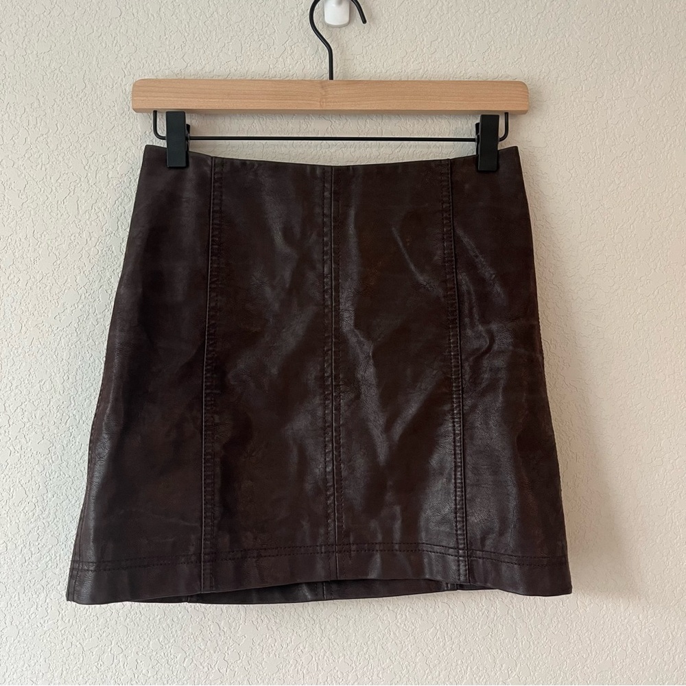 Free People Modern Femme Vegan Leather Brown Mini Skirt Size 0 - Picture 2 of 4